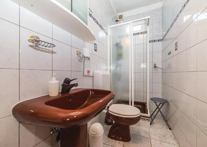 Two-bedroom With Sea View In Okrug Gornji *