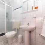 Two-bedroom With Sea View In Okrug Gornji