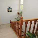 Two-bedroom With Sea View In Okrug Gornji