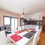 Apartment Two-bedroom With Sea View In Okrug Gornji *