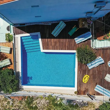 Apartment Two-bedroom With Sea View In Okrug Gornji *