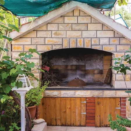 Apartamento Two-bedroom With Sea View In Okrug Gornji