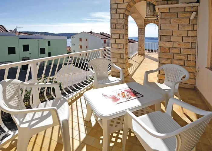 Two-bedroom With Sea View In Okrug Gornji Appartement Trogir