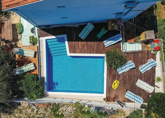 Appartement Two-bedroom With Sea View In Okrug Gornji *